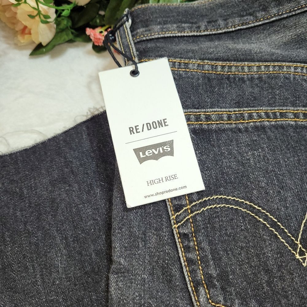 Authentic Levi's Re/ Done High Rise Cut Off Jean - Picture 5 of 11